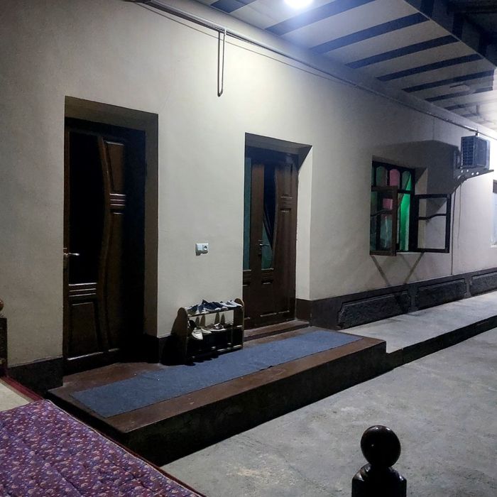 Ижарага участка берилади  пабеда  2 хона  300& лубойга