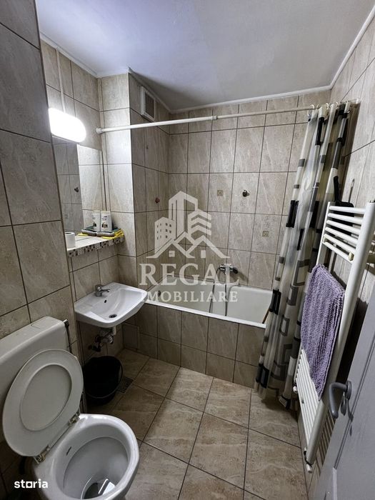 Garsonieră de închiriat – modernă, complet utilată, în zona centrală