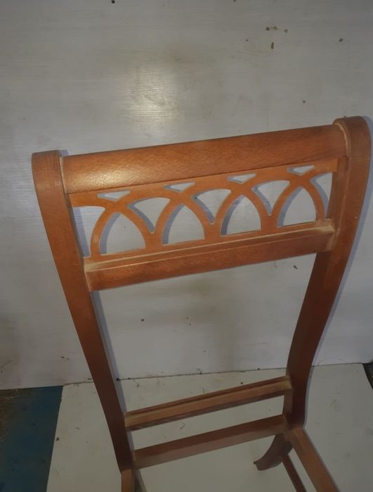 Стулья деревянные
