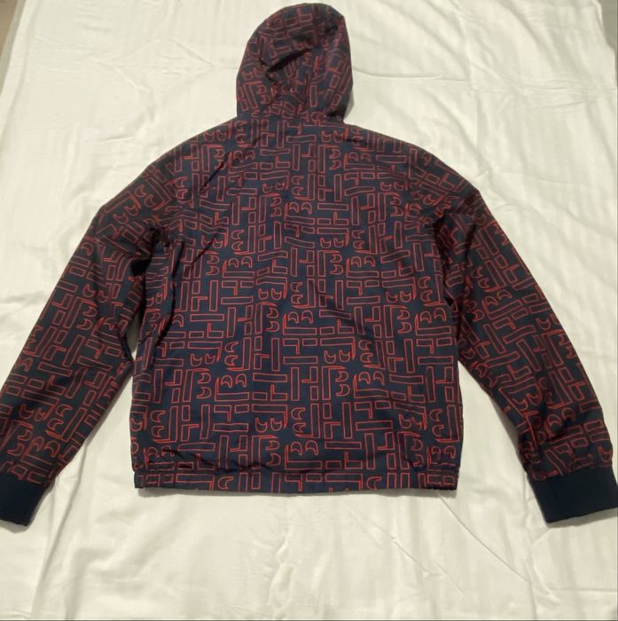 Червено-черно яке на Hugo Boss