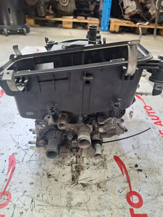 Цилиндрова глава Toyota Yaris 1.0 12V / Тойота Ярис 1.0 12В 2012г.