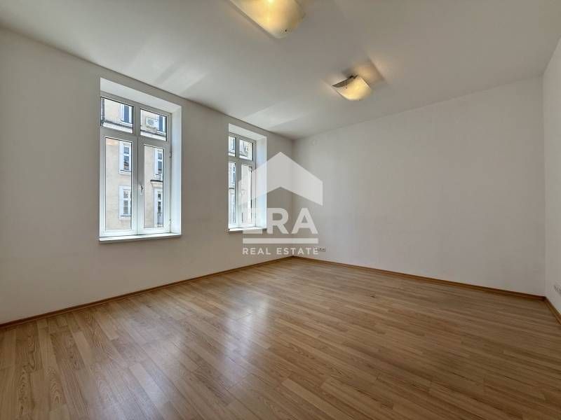 Дава се под наем Офис в София, Център - 116 кв.м за 1759.5 € - Снимка #3