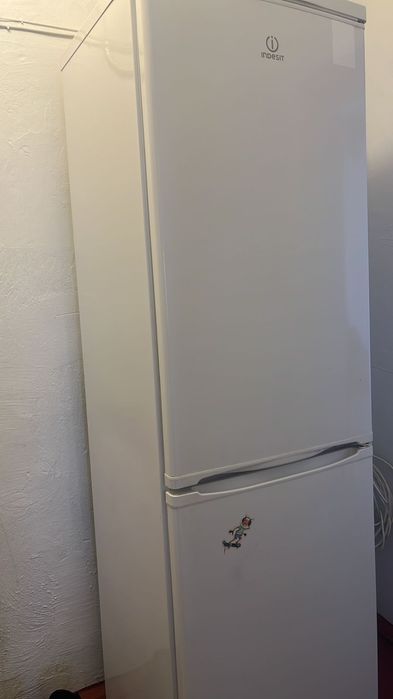 Продам холодильник