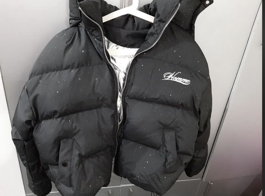 Продам куртку Hommeless