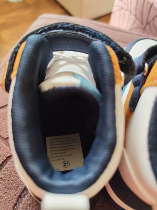 Новые кросовки 25 размер