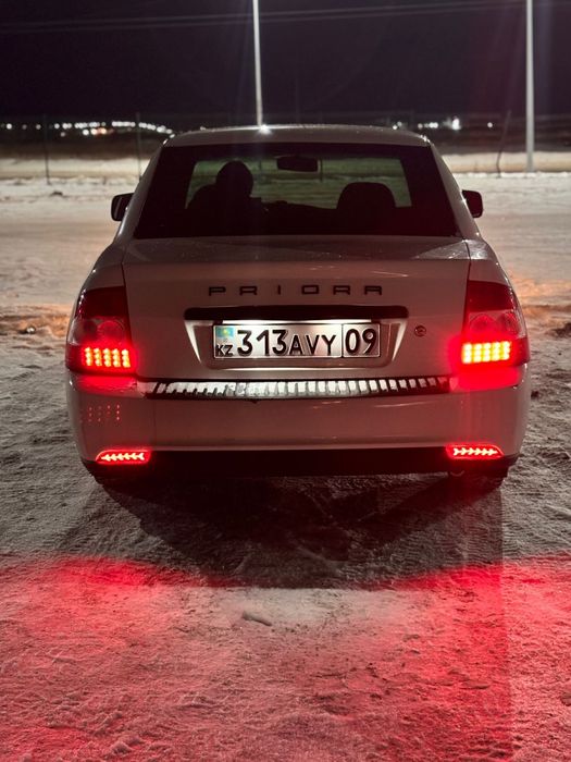 Продаю машину lada priora
