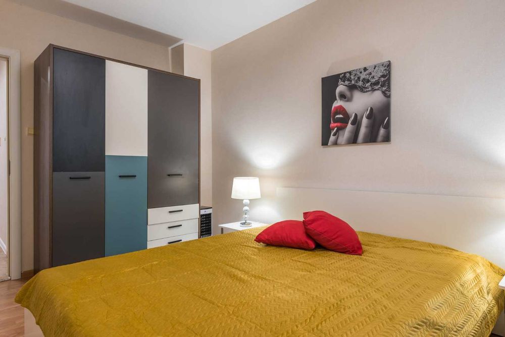 Тристаен до ОКРБ - Лидл - гр. Варна