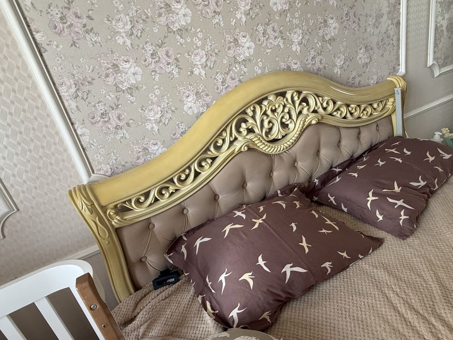 Спальный гарнитур