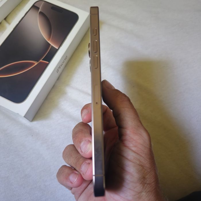 Vand iPhone 16 pro max 256gb desert titanium fullbox garantie