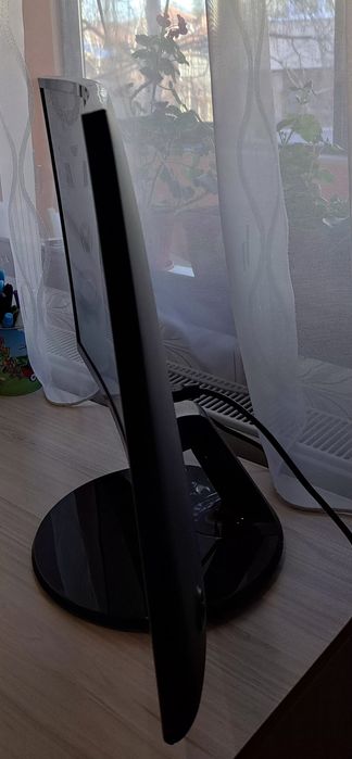 Samsung 27” Curved монитор – 60Hz