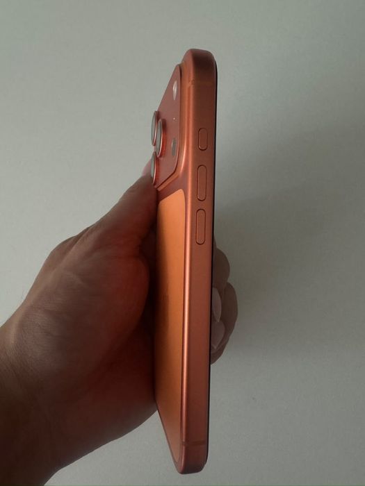 Продаю iPhone 17pro 256