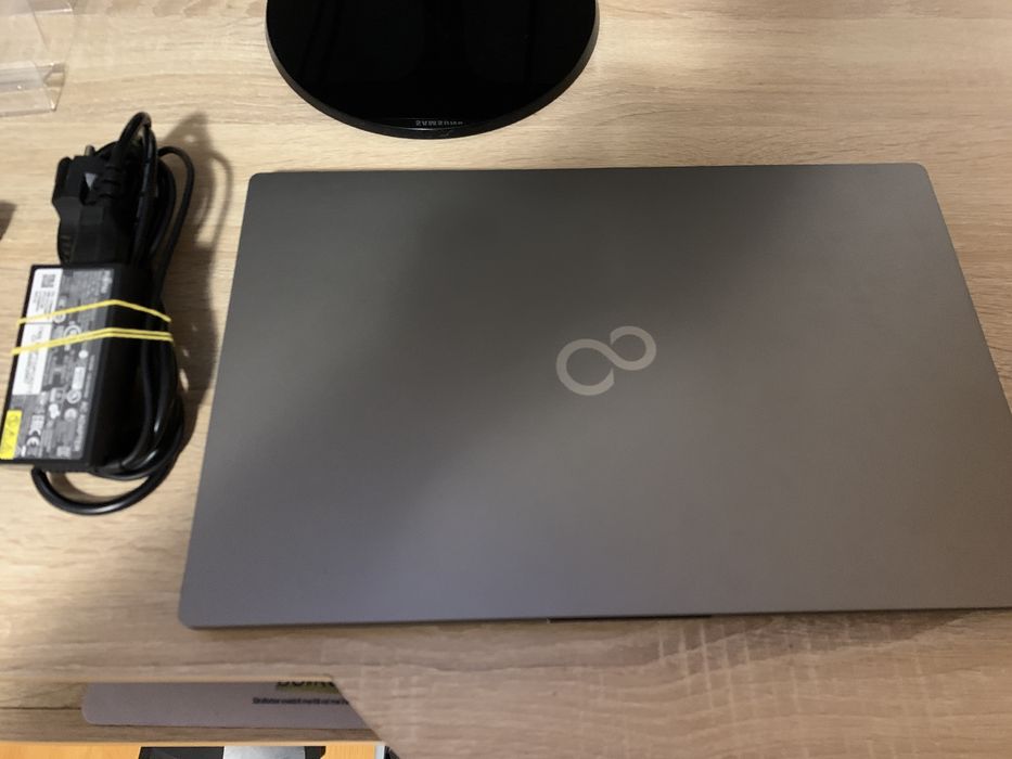 Fujitsu lifebook U7511