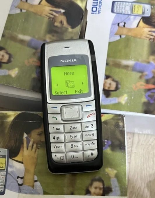 Продаются сотовые телефоны.