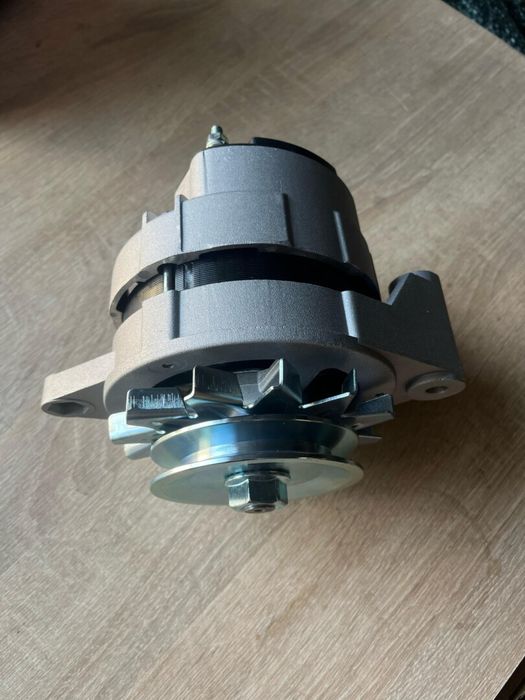 Alternator cu releu incorporat 12V/36A UTB U-650