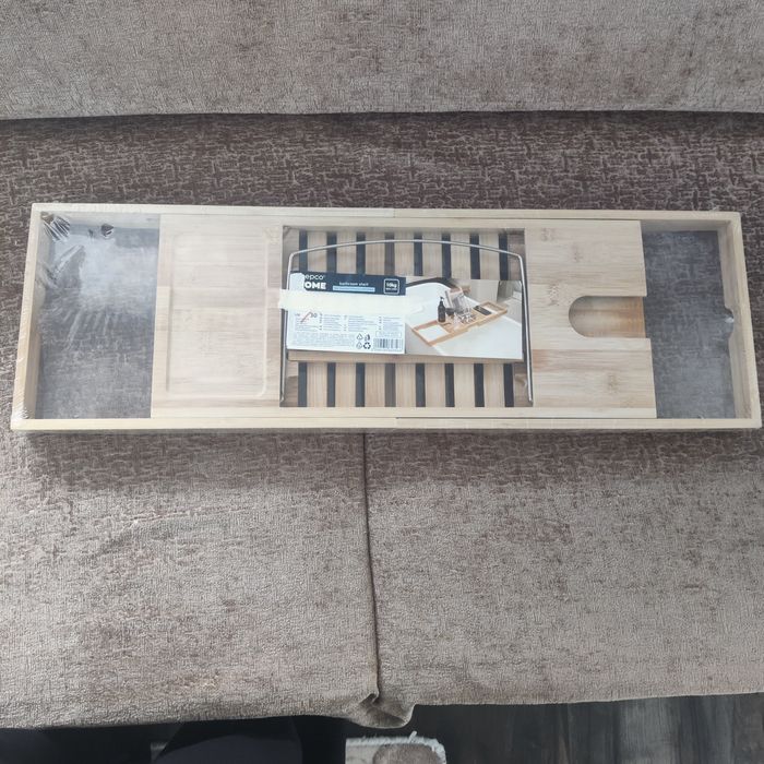 Бамбукова масичка за баня за релаксация