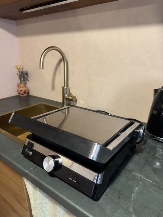Grill/toaster electric
