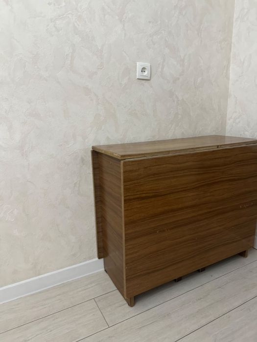 Продам стол книжка раздвижной