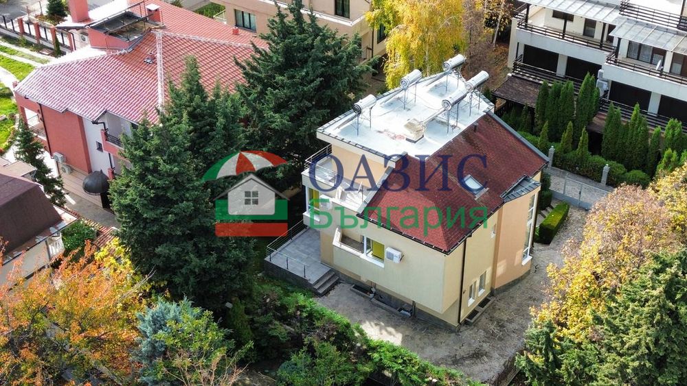 Голяма многоетажна къща във вилна зона Зора, Слънчев Бряг, България, 415 кв. м, 895000 евро