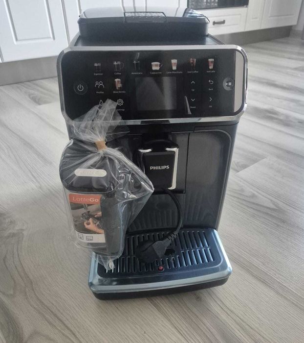 Espresor Philips seria 5500 LatteGo Nou