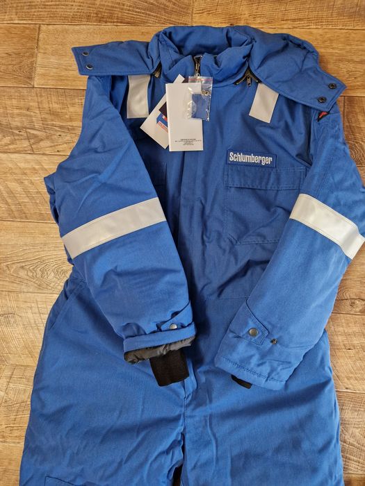 Продаётся зимний комбинезон