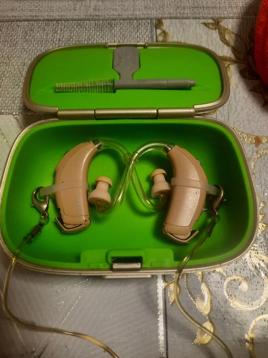 Продам 2 слуховых аппарата марки Phonak