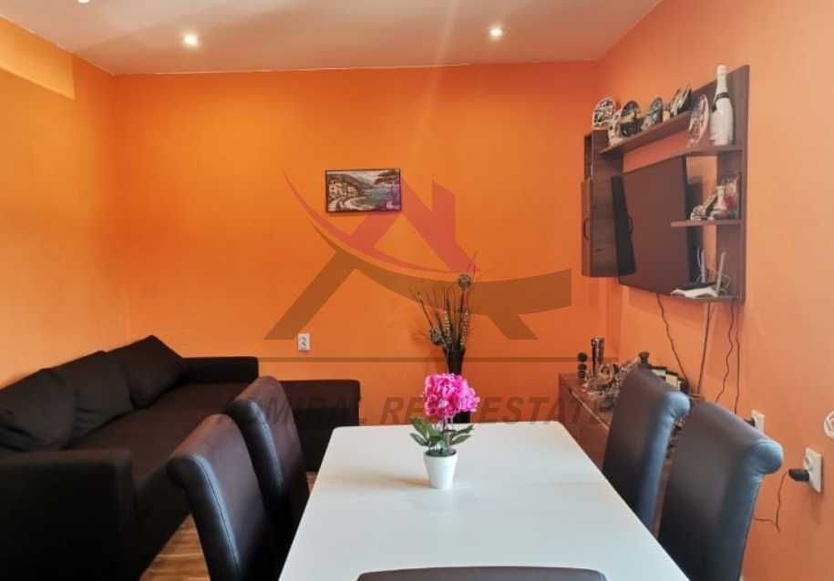 Дава се под наем Етаж от къща в Варна, Аспарухово - 72 кв.м за 425 € - Снимка #2