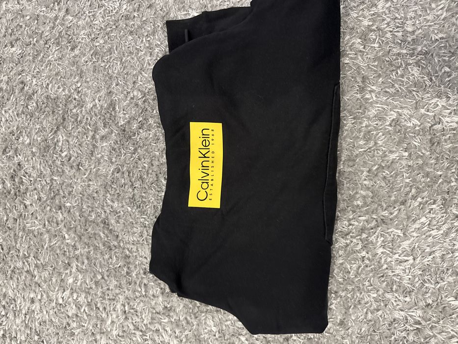 Оригинален суитчър Calvin Klein