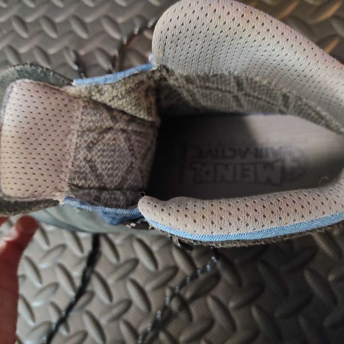 Туристически обувки за  Meindl