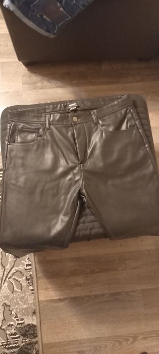 Imitatie piele pantaloni superbi croiala blugi