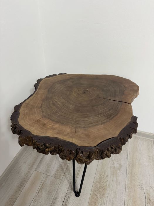 Masa din lemn de nuc