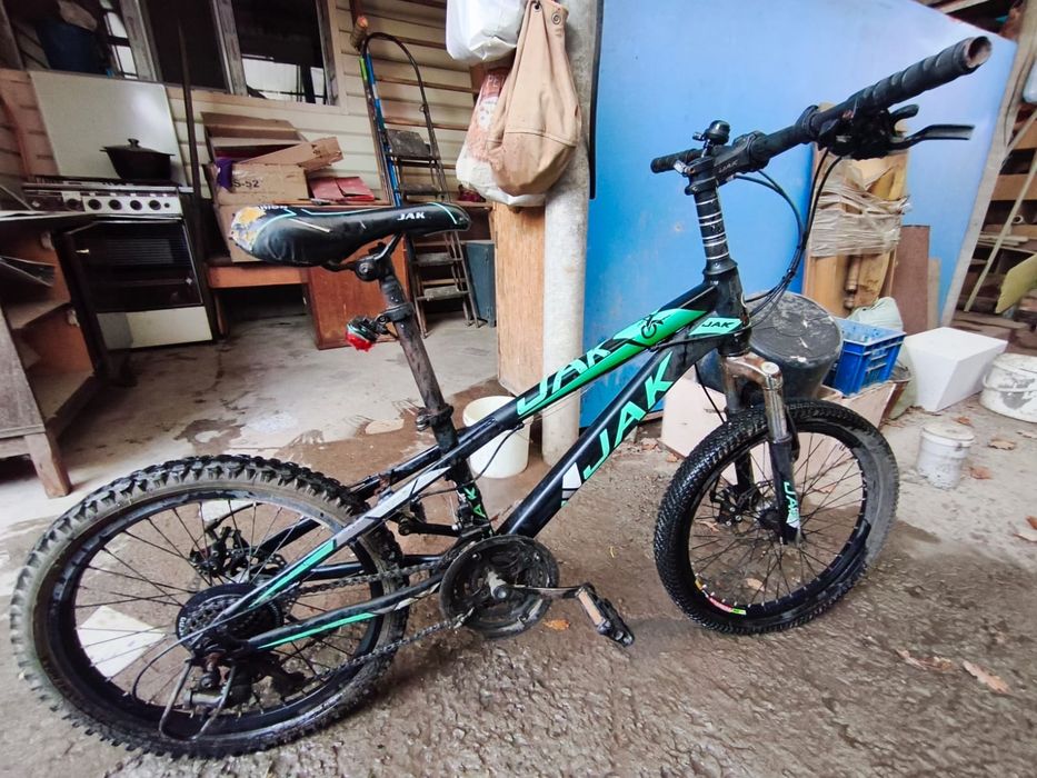 Продаю детский велосипед.