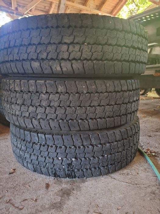 Продавам гуми за камьон 275.70.22,5 цола