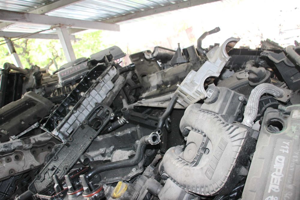 капак за клапани за автомобили и джипове