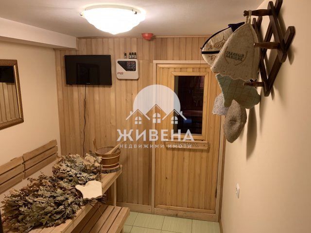 Продава хотел, РЗП: 400 кв.м, м-т Кабакум, на първа линия