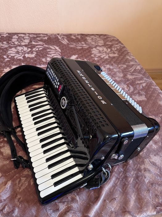 Acordeon cu midii