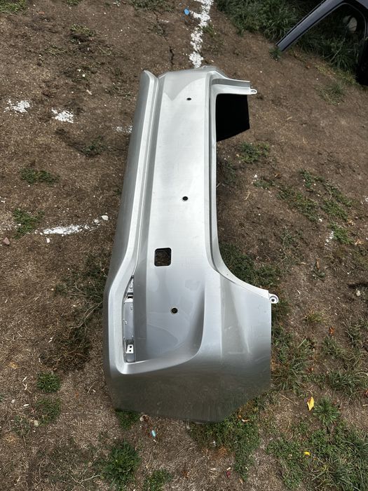 Bară spate toyota corolla e21 sedan.