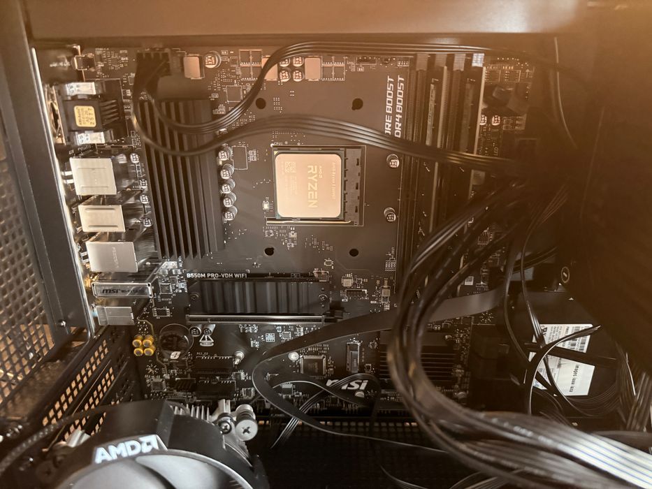 Чисто нов компютър Ryzen 5, 16gb RAM