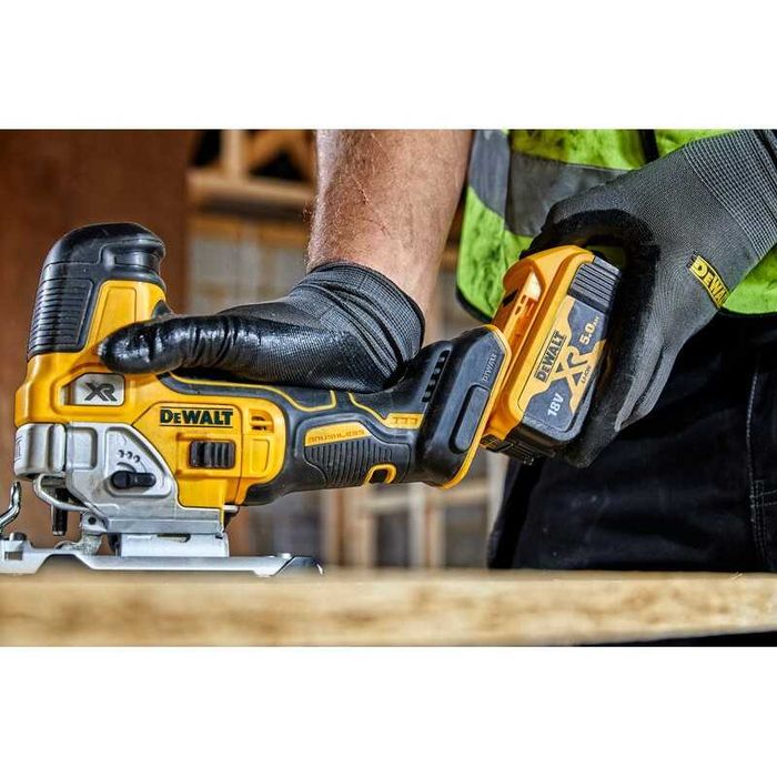 Зеге/Прободен трион DEWALT DCS335N, 18V, 26 mm, 3200 minˉ¹