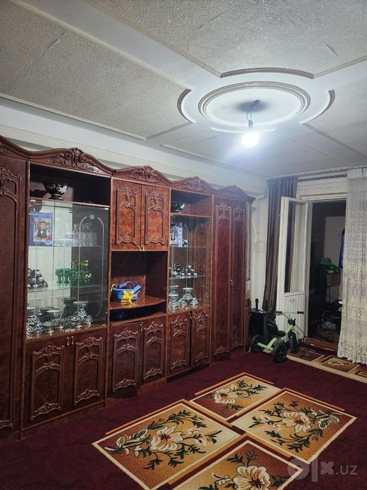 7 mkr ANFITEATIR yonida TROXLISNIK domidan kvartira sotiladi