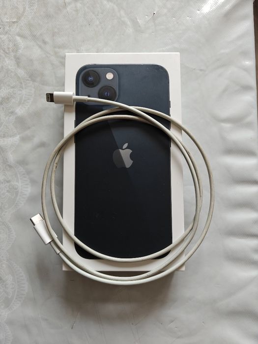 Продам IPhone 13