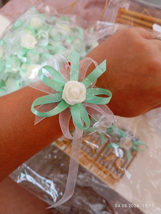 Сватбени бутониери цвят мента