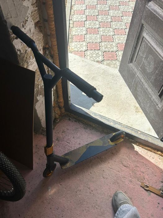 Продается самокат трюковой