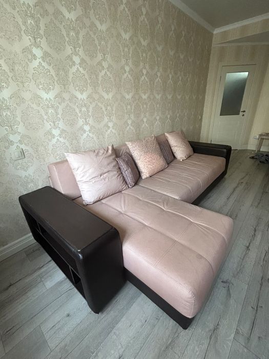 Срочно продам диван
