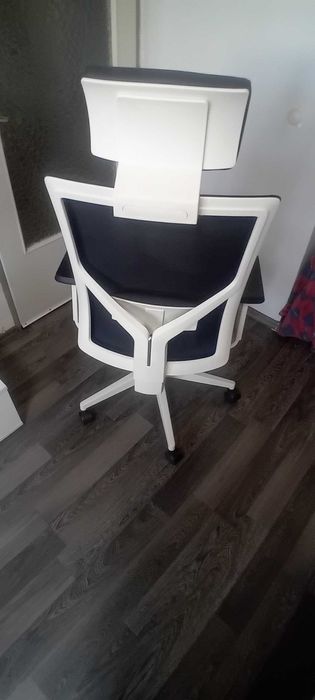 Работен офис стол