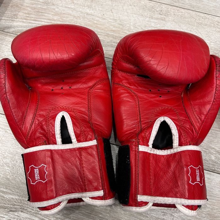 Шлем и перчатки боксерские