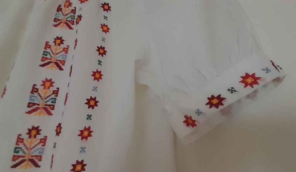 Блузка с българска бродерия/национална носия