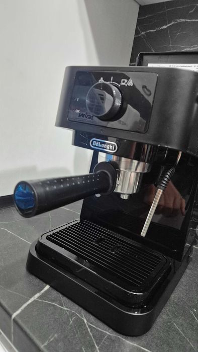 Кафе машина Delonghi EC235.BK