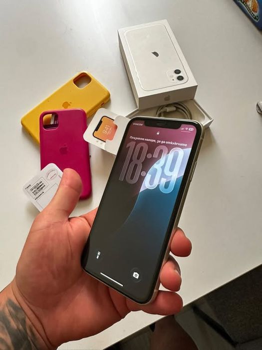 Като нов! Iphone 11 White 128gb.