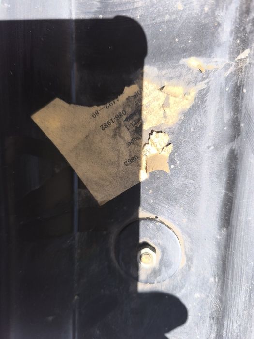 Заднее крыло на Иж новое.