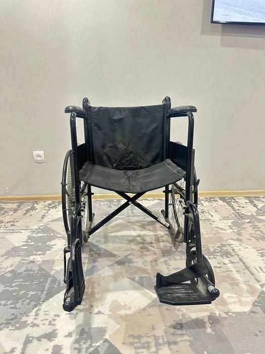 Продам инвалидную коляску